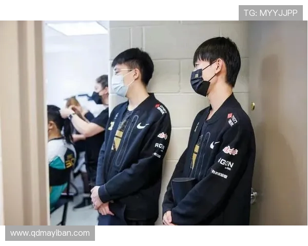 RNG战队配合引发热议球迷对战术执行和默契度展开激烈讨论