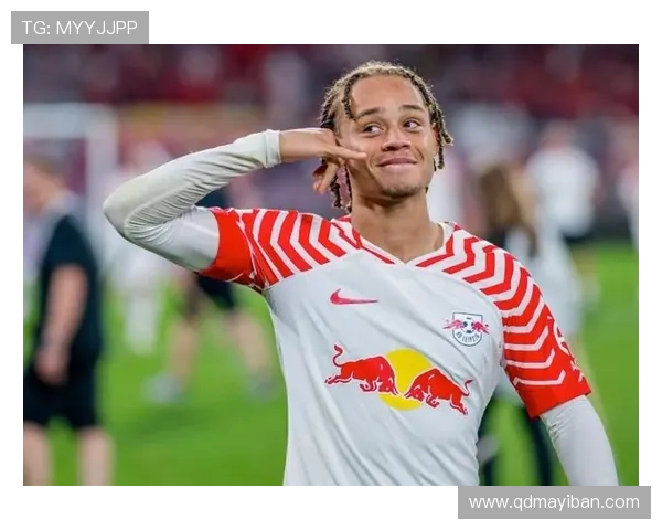 哈维西蒙斯的崛起之路:从青训新星到足坛瞩目焦点的精彩历程 哈维西蒙斯的崛起之路:从青训新星到足坛瞩目焦点的精彩历程